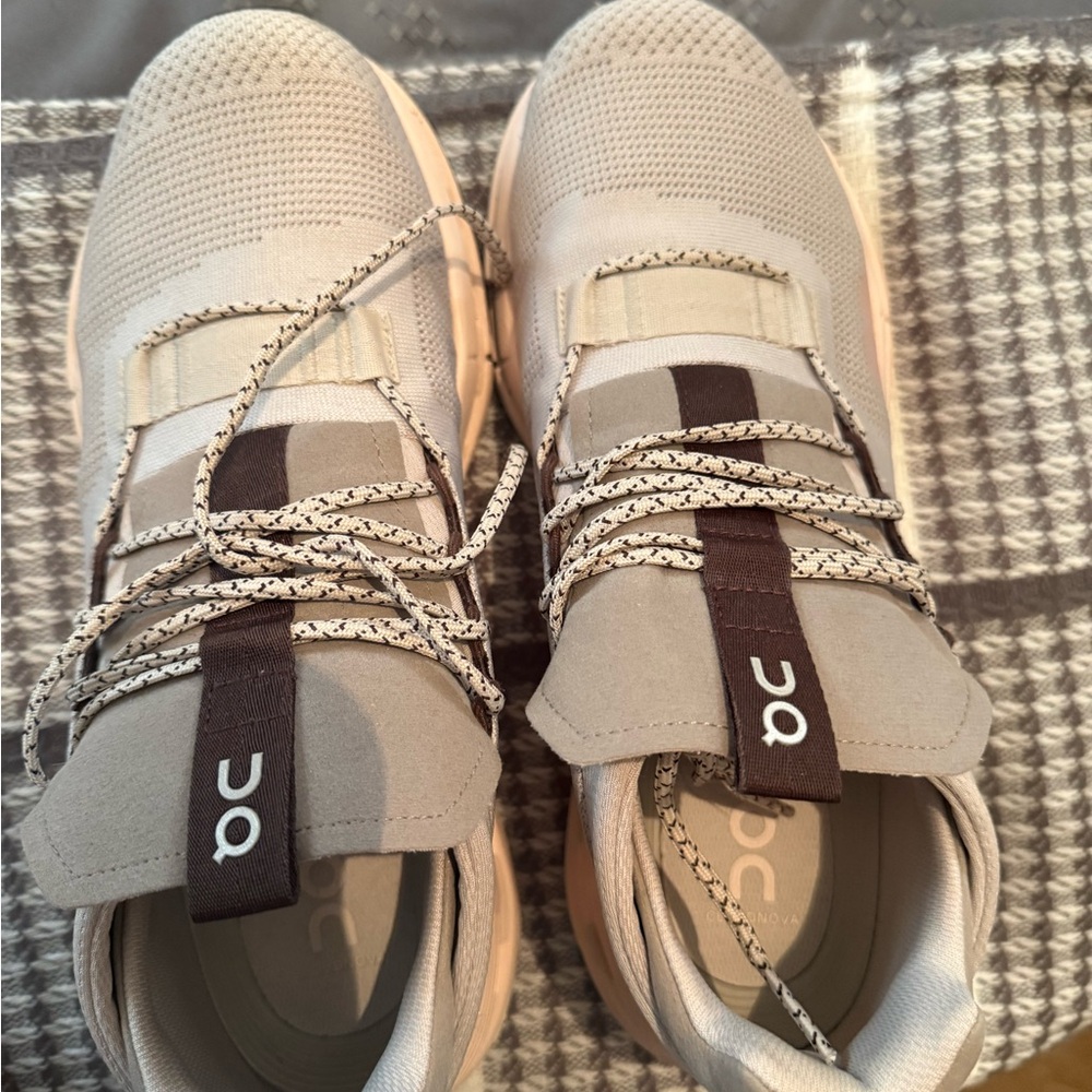 On Running Cream and Pink Sneakers - Picture 2 of 4